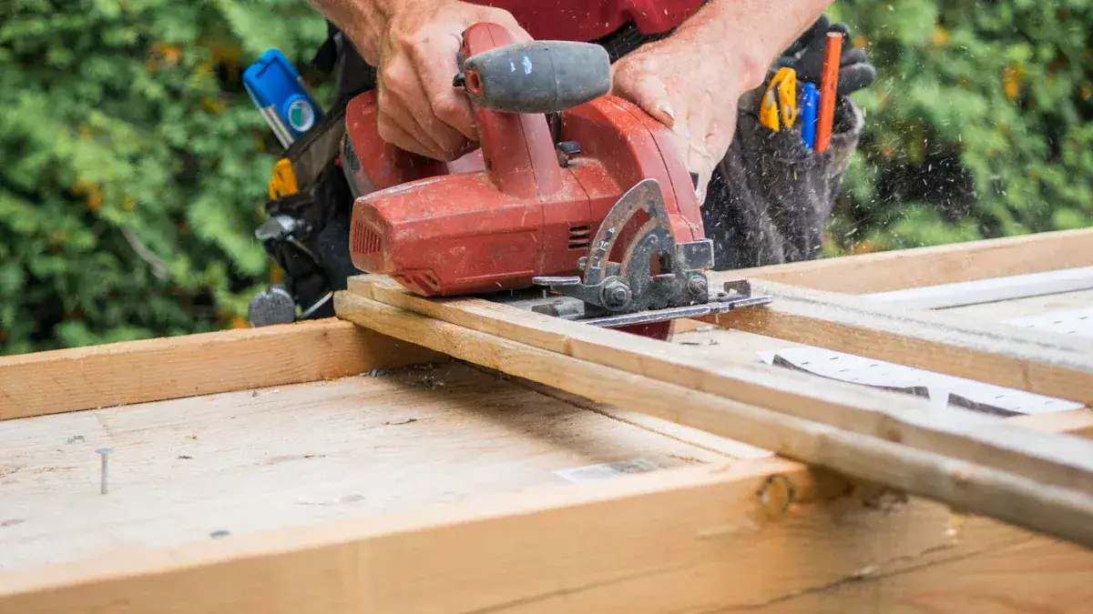 How to Cut Vinyl Siding: Techniques