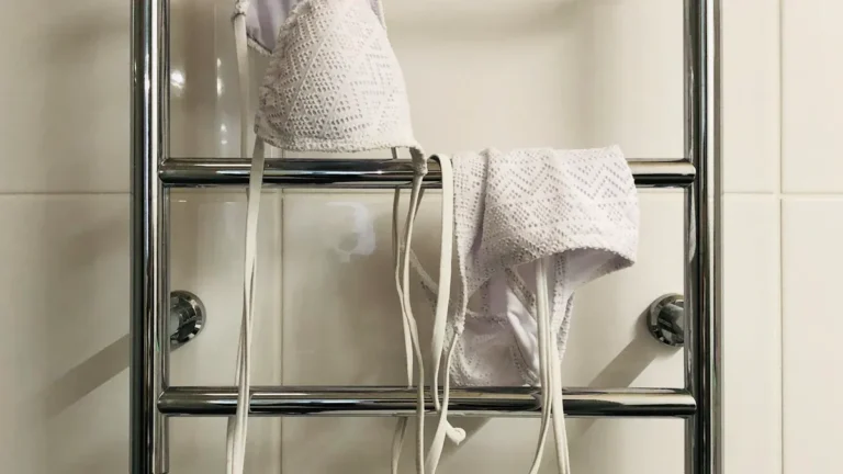10 Best Ideas to Dry Towels in Your Bathroom Efficiently