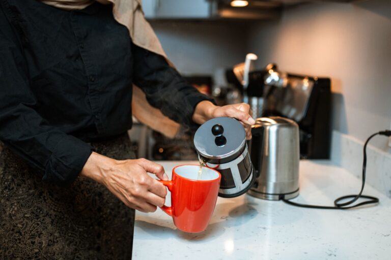 How to Clean a Cuisinart Coffee Pot? 7 Smart Steps