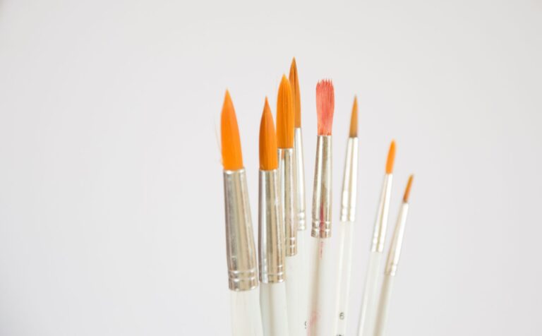 How to Clean Acrylic Paint Off Brushes? Fast, Safe Steps
