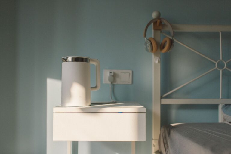 How to Clean an Electric Kettle? Remove Limescale Fast
