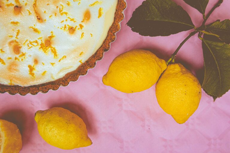 How to Clean an Oven with a Lemon? Safe Steam Steps